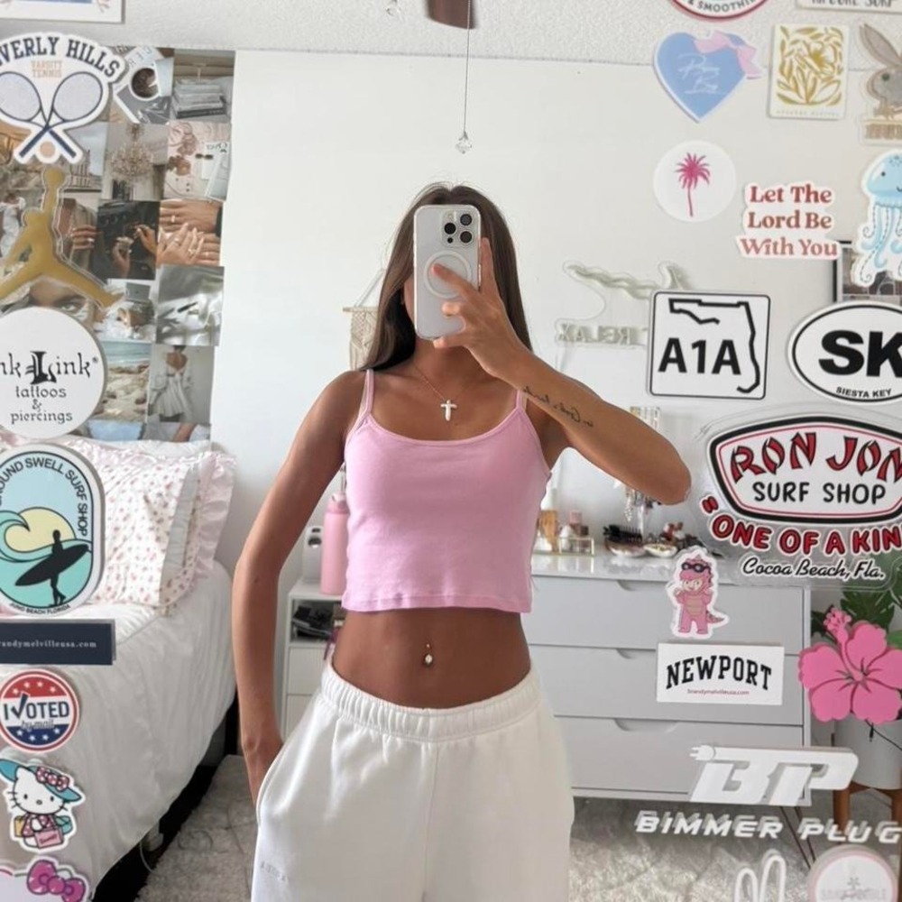 Bubblegum pink Brandy Melville‎ cropped tank top - Picture 2 of 7